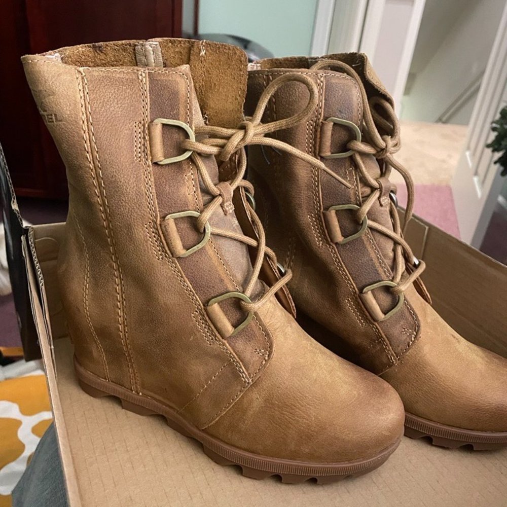 Sorel Joan of Arctic Wedge II Size 7 Camel